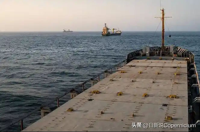 突发！美军空袭伊朗核电站周边！波斯湾战火全面升级，霍尔木兹海峡近乎瘫痪